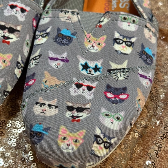 Skechers BOBS Gray Slip-On Shoes - Picture 2 of 8